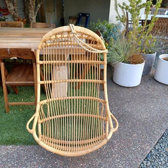 Serena & Lily Hanging Chair. Indoor/ Outdoor ($998 retail value)