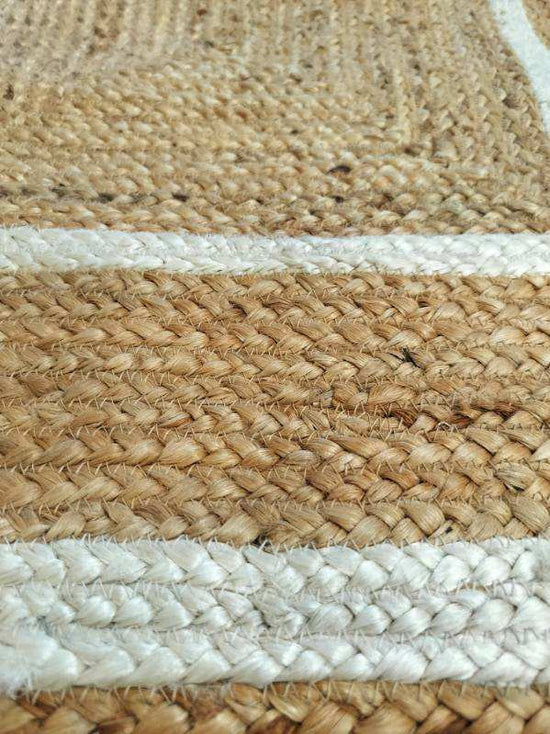 Serena & Lily Scallop Jute Rug. Staging. (Reg. $278)