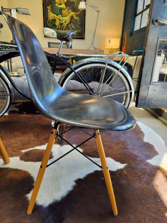 *Herman Miller Eames Molded Fiberglass Side Chair (Reg. $845)