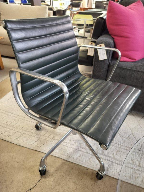 Herman Miller EA335 Eames Aluminum Group Desk Chair (Reg. $2995)