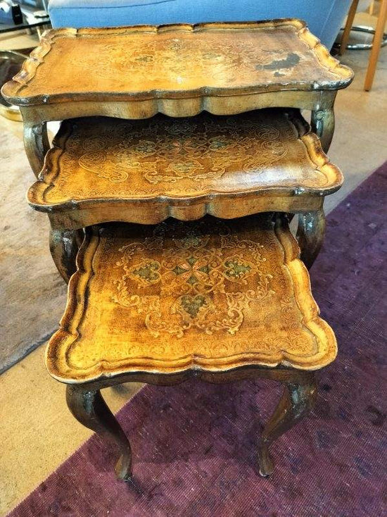 Italian Florentine Neoclassical Nesting Tables in Giltwood, 1960&