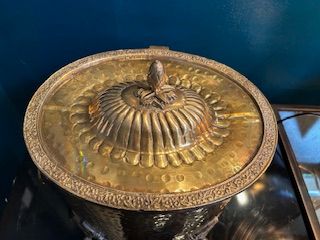 Vintage Brass Cache Pot with hoved feet and lion head handles