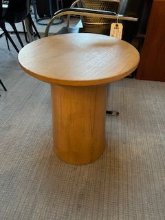 Wooden Round Pedestal Accent /Side Table