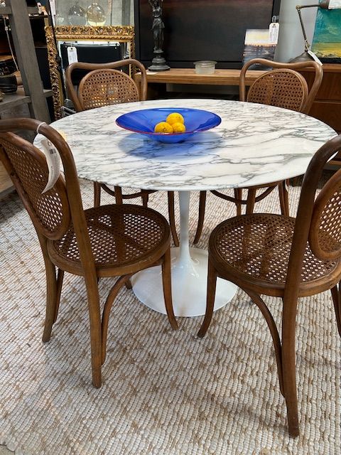 Authentic Knoll Saarinen 42&quot; Marble Tulip Table