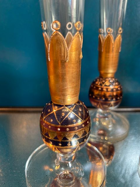 custom Set of 4 king and queen champagne flutes (4)