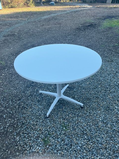 Custom Cesar Stone White Round Table