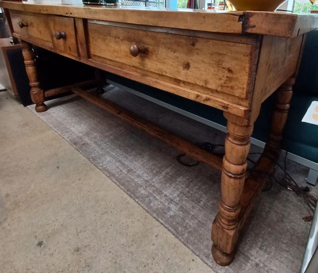 **Antique Solid Cherry Console Table. 2 Sliding Doors. 1800&