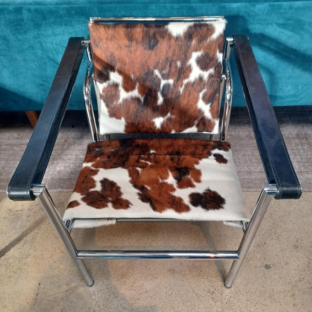 Le Corbusier Basculant LC1 Sling Style Chair Cowhide