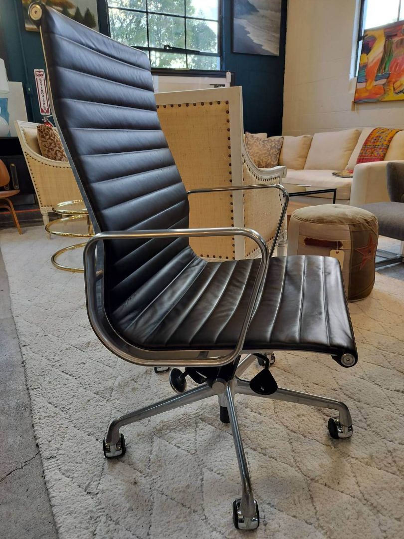 Herman Miller Eames Aluminum Group Chair Management Orig. Price 2715