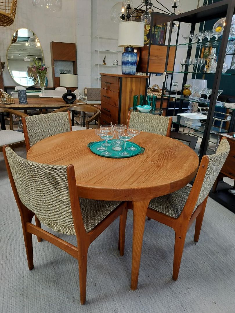 Faarup Møbelfabrik MCM Danish Circular Dining Table