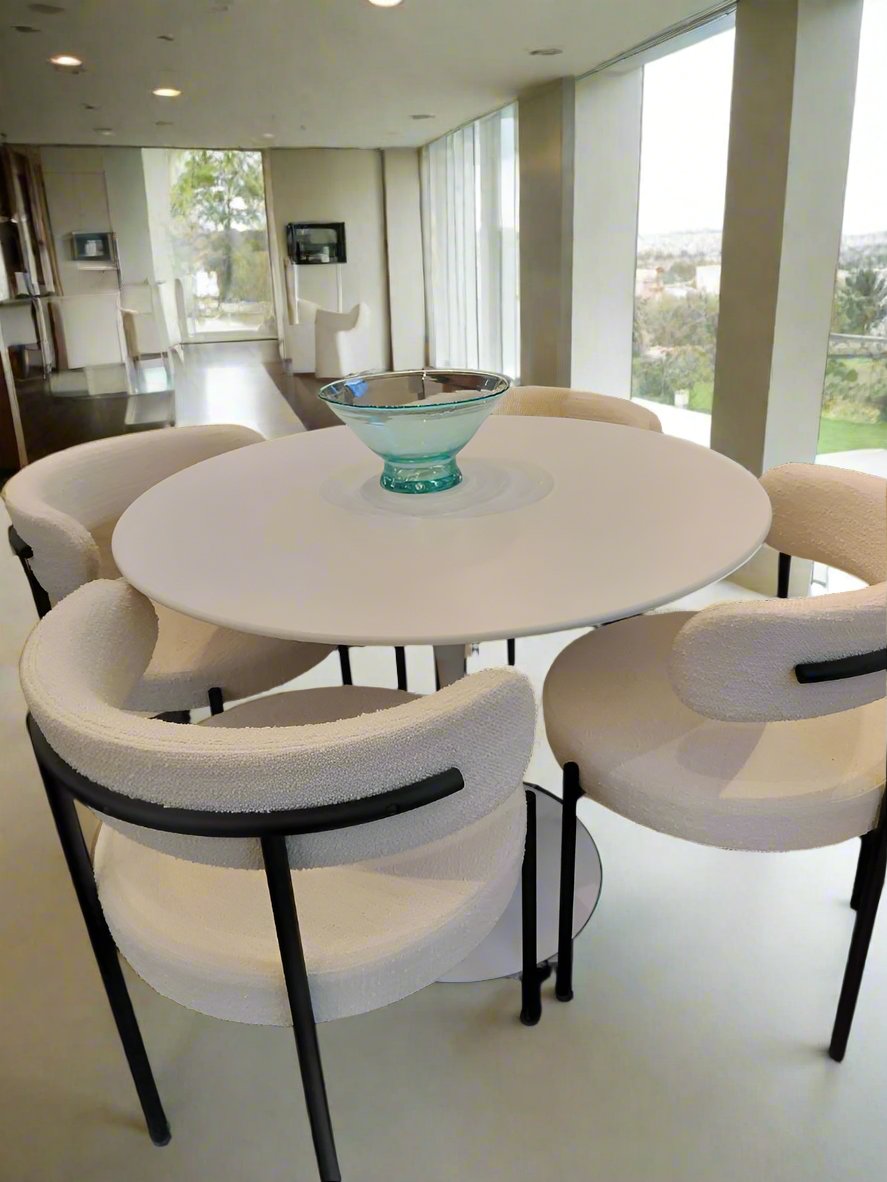 Original Saarinen Tulip Dining Table by Knoll