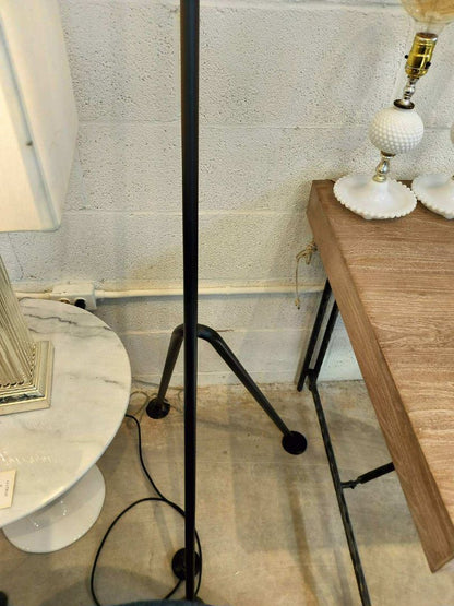 Grasshopper Floor Lamp in Black