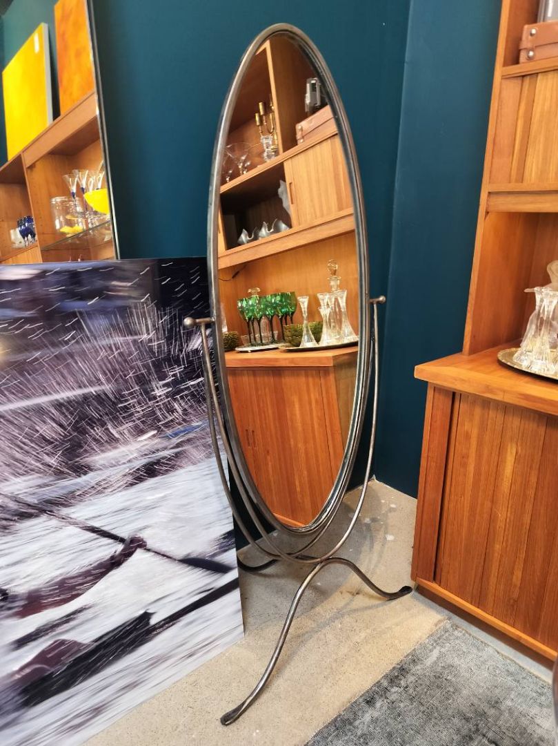 Vintage Oval Metal Free-Standing Floor Mirror