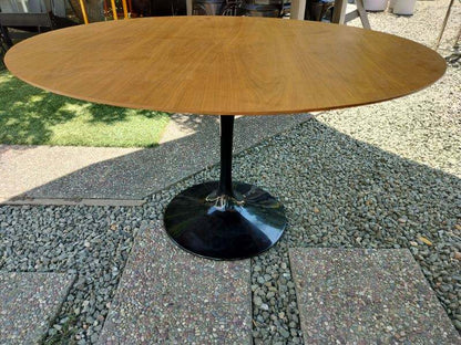 Tulip Style Table in Walnut Top &amp; Black Base