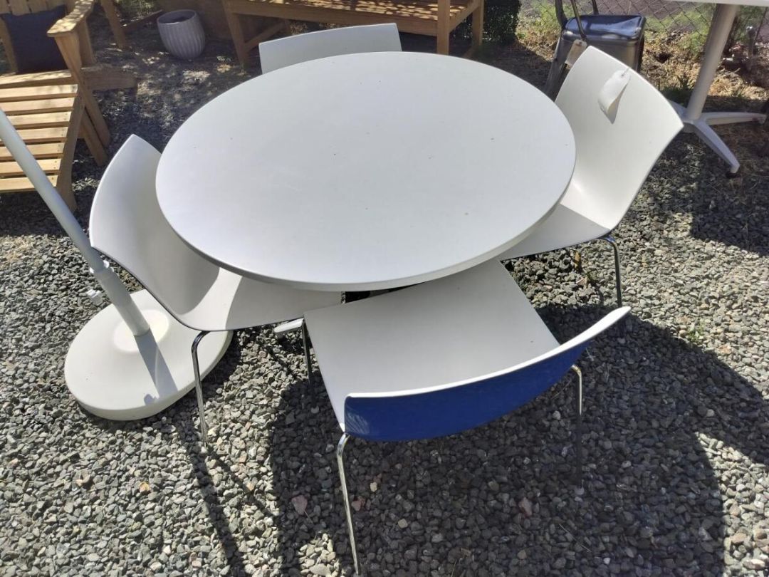 Patio Dinette Table with Cesar Stone 42&quot; Top