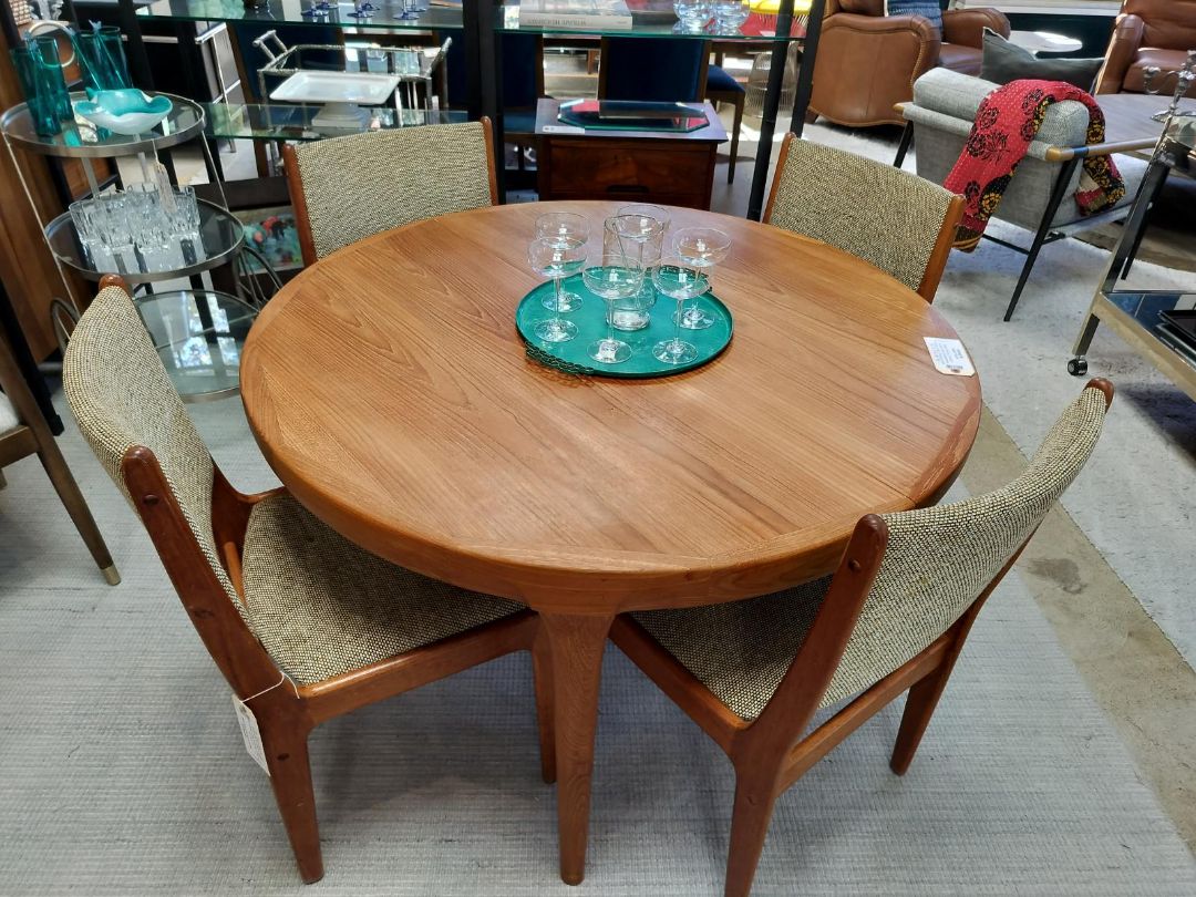 Faarup Møbelfabrik MCM Danish Circular Dining Table