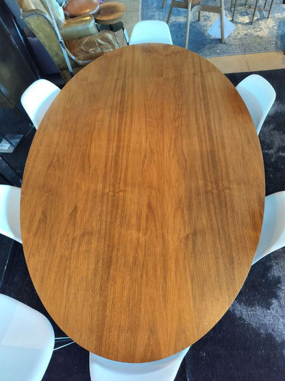 Tulip Oval Pedestal Dining Table