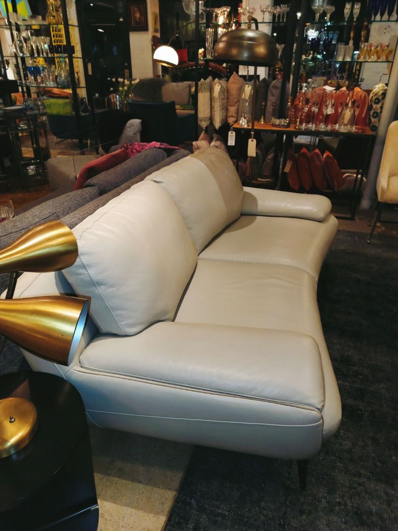 Violino Surat Contemporary Leather Sofa