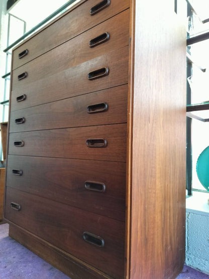 MCM Chest with Drawers by Jack Cartwright for Founders Furniture, 1960s.