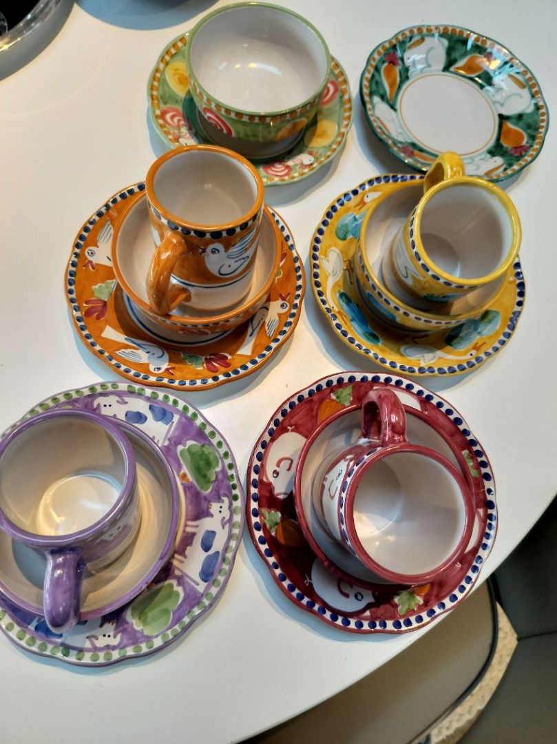 Vietri/Italy Pottery. 6 Salad Plates. 5  Bowls. ($616 reg retail)