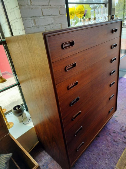 MCM Chest with Drawers by Jack Cartwright for Founders Furniture, 1960s.