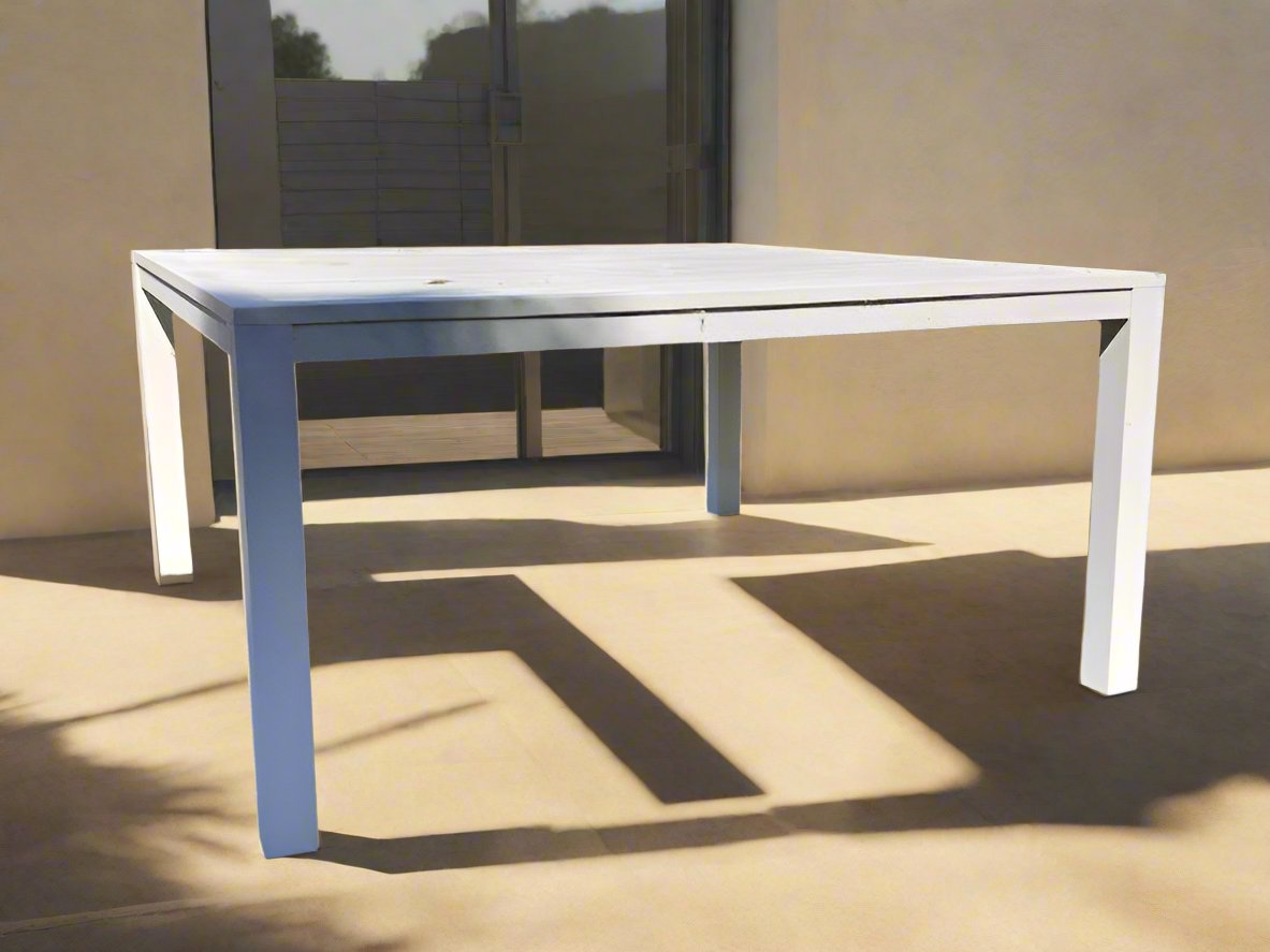 Ventana Belvedere                    Patio Table