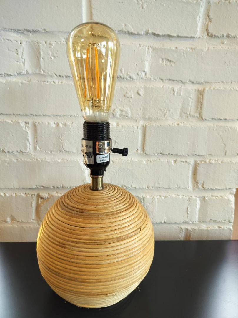 Spere Shaped Rattan Lamp