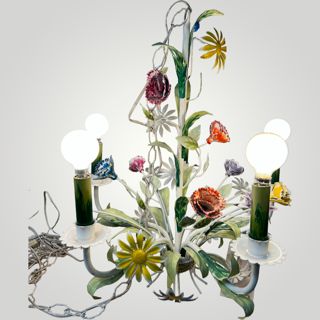 *fun & flowers vintage chandelier-